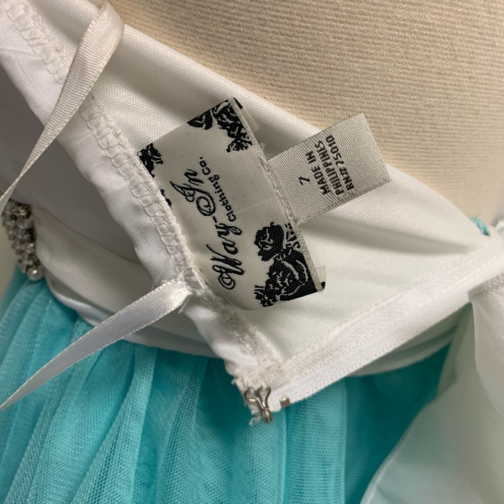 Way-In Dress - Picture 2 of 2